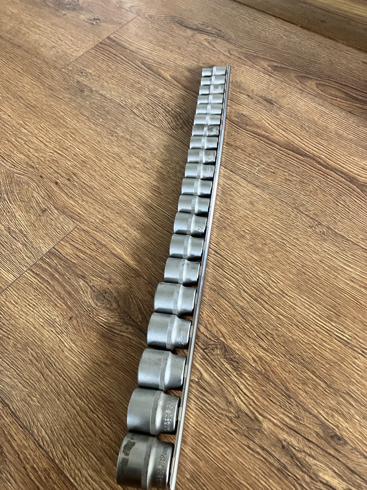 Flank Drive Shallow Socket Set 10 – 32mm 6 Point Metric chrome vanadium