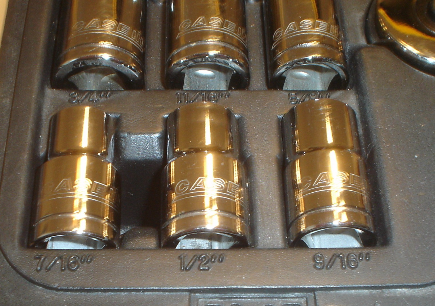 NOS Case IH 16-Piece 1/2″ Drive SAE 12-Point Socket Set Ratchet/Extension Unused