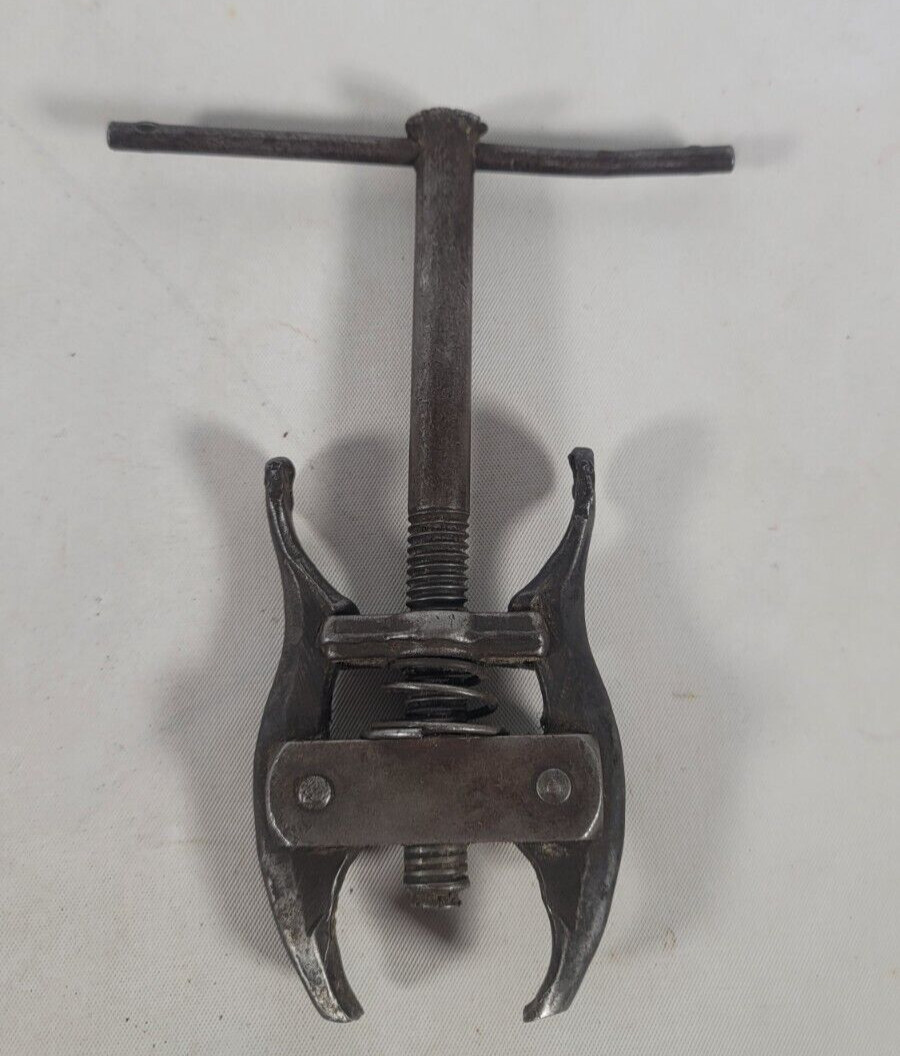 Vintage Blue Bird No. 21 Spring Loaded Battery Terminal Puller USA