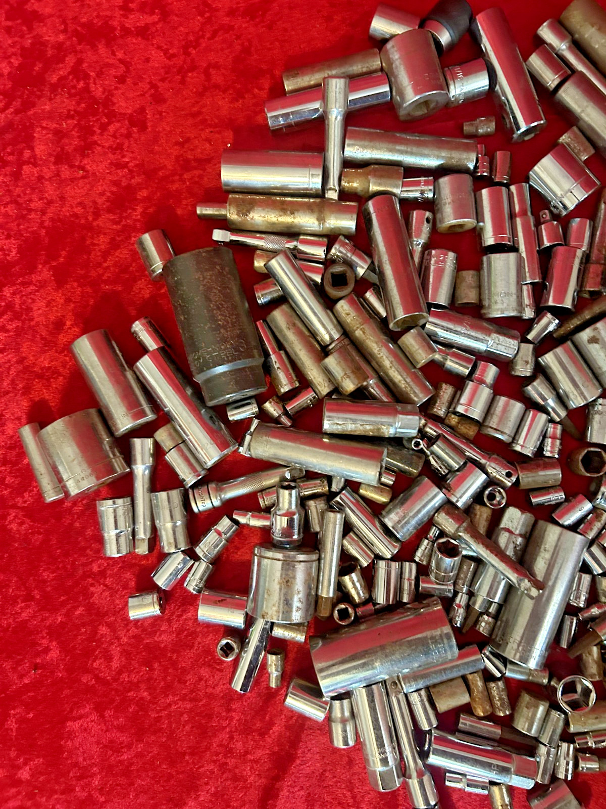 Lot of 375 Assorted Sockets 40lbs Metric/SAE Various Brands