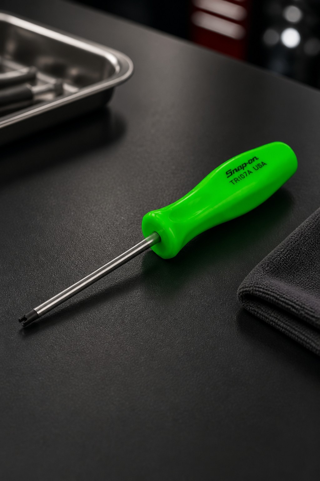 Snap on tools Pocket Tire Valve Tool Green TR107AG With pocket CLIP 6 1/4″ long!