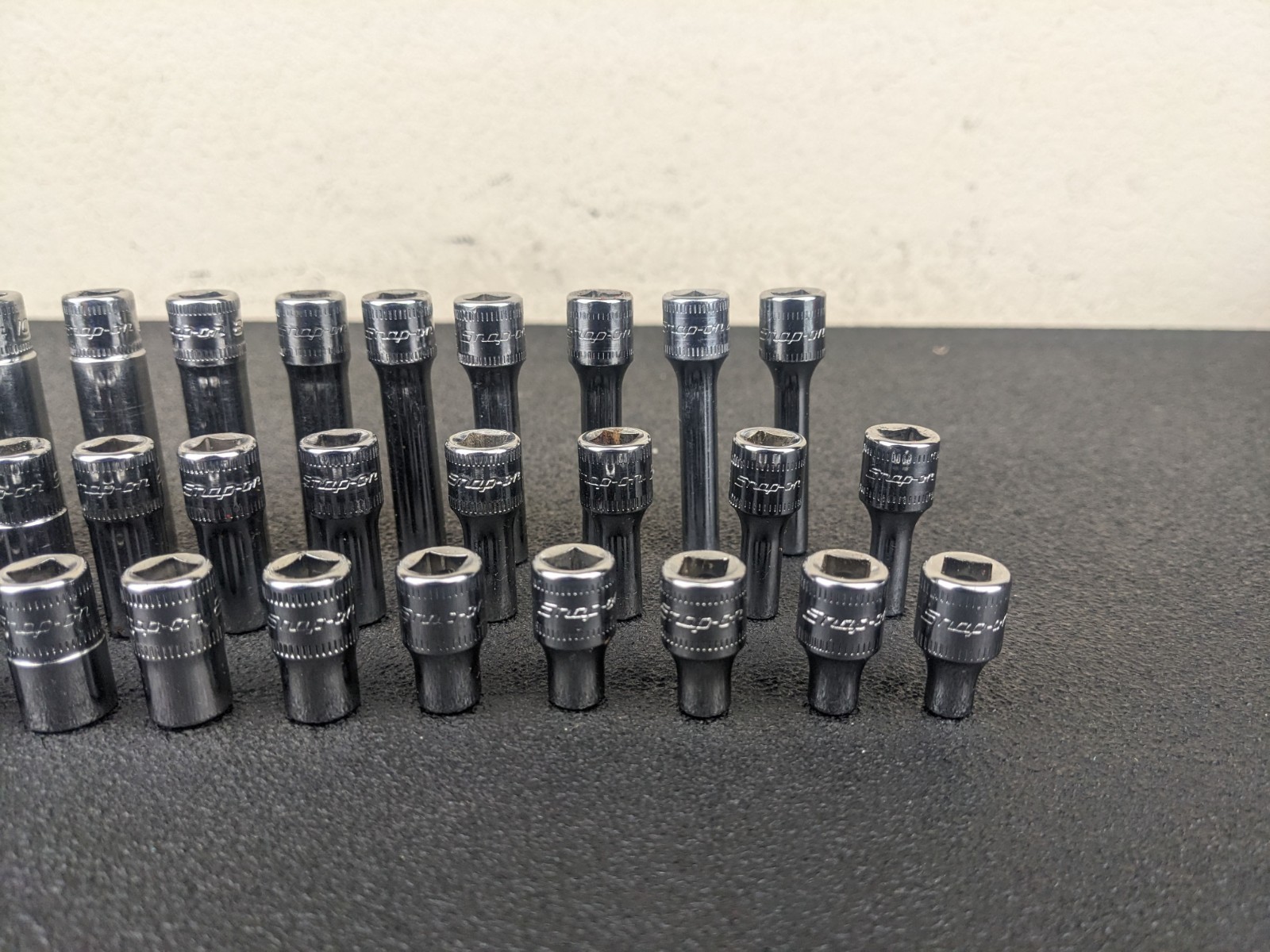 #bj243 Snap-On Tools 142STMMSYFR1 42pc 1/4″ Drive 6-Point Metric Foam Socket Set