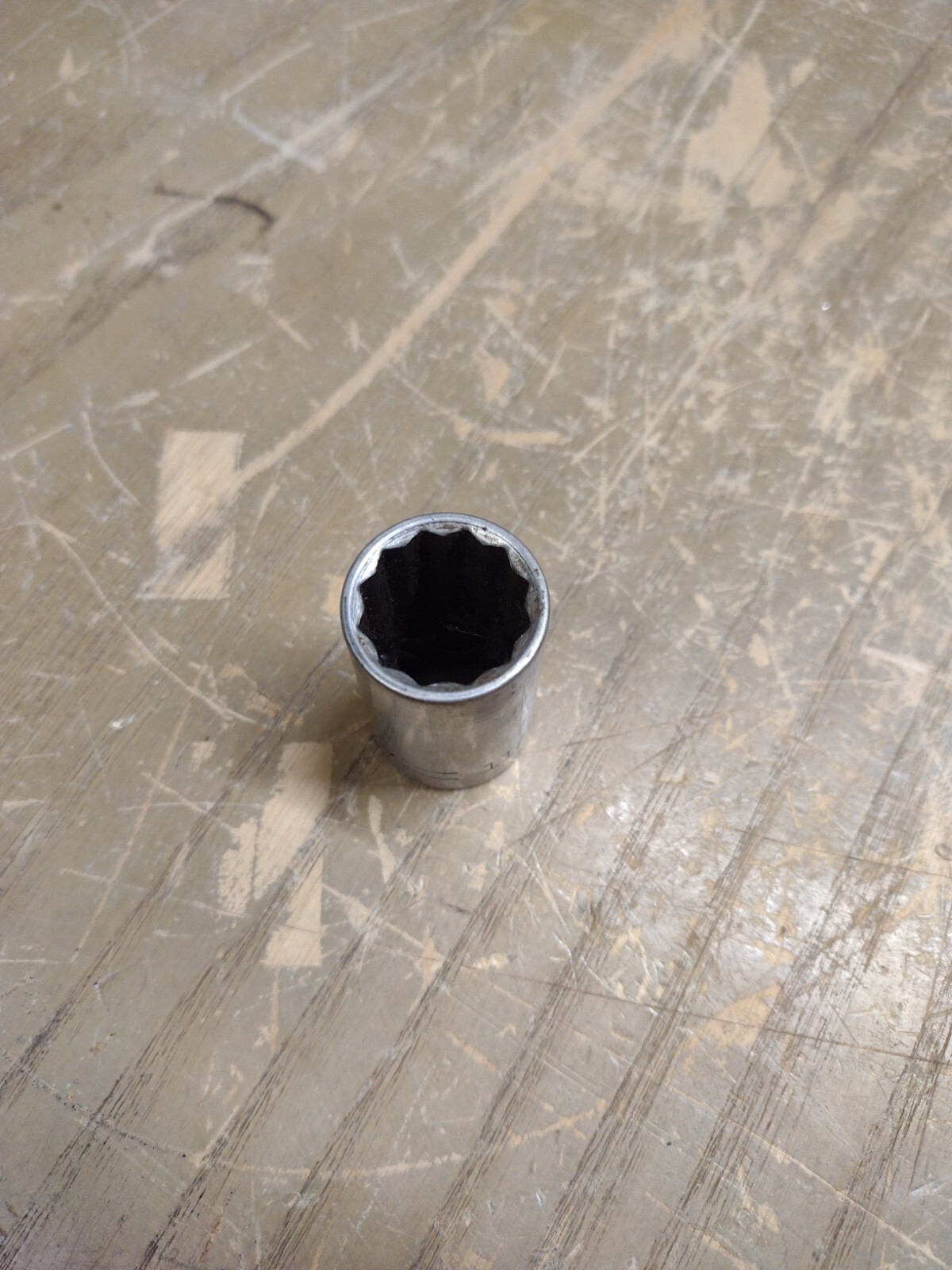 Craftsman USA Vintage (V) 1/2″ Drive 12 point 11/16″ Standard Socket 22JS-1727D2