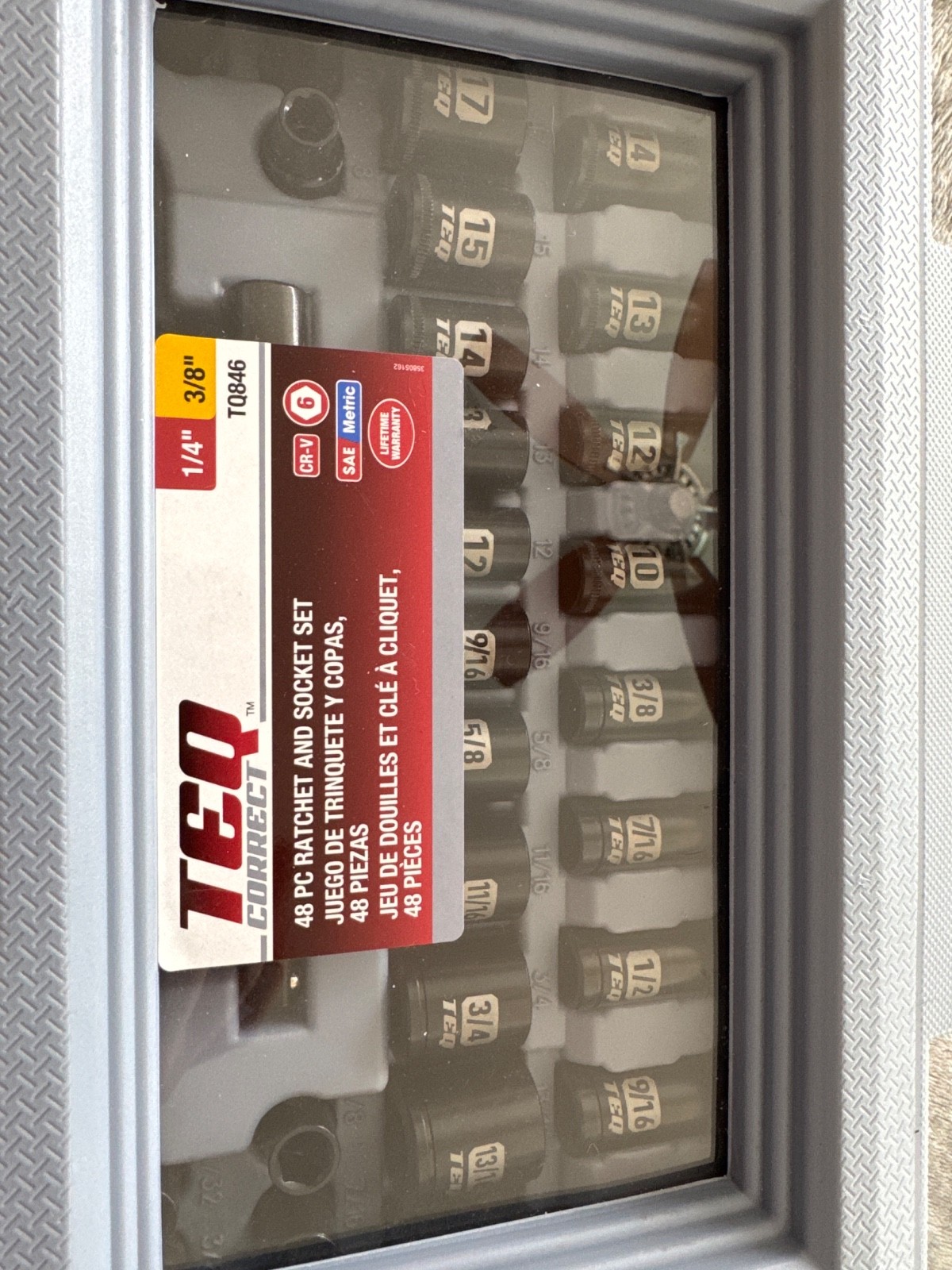 TEQ Correct 1/4″ and 3/8″ Drive Ratchet Socket Set, SAE & Metric, 48-Piece