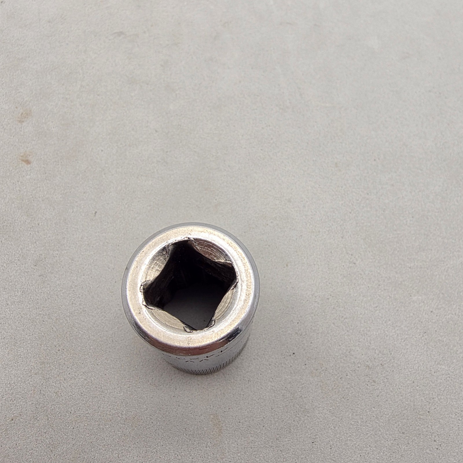 Craftsman Tools 19mm 1/2″ Drive Metric 12 Point Socket – 44238 USA