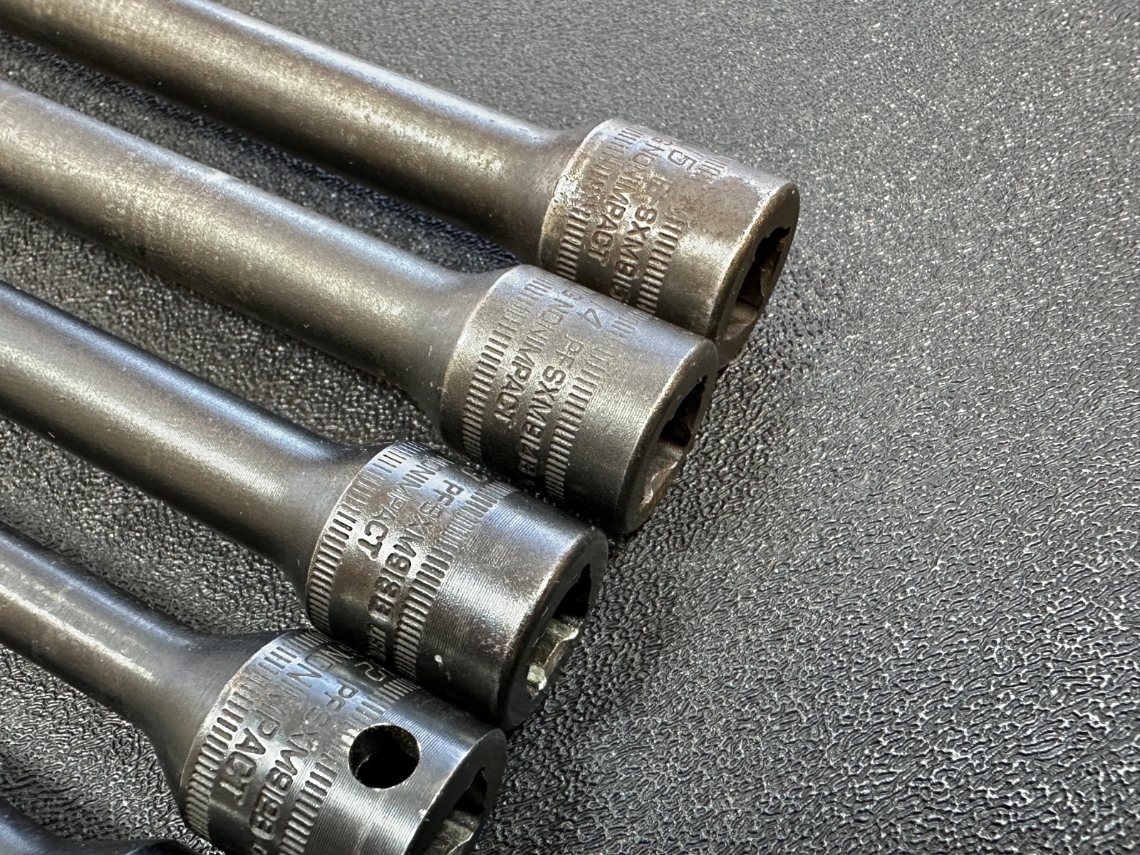 Snap On Tools USA 5pc 3/8″ Drive Metric Swivel Ball Extension Socket Set