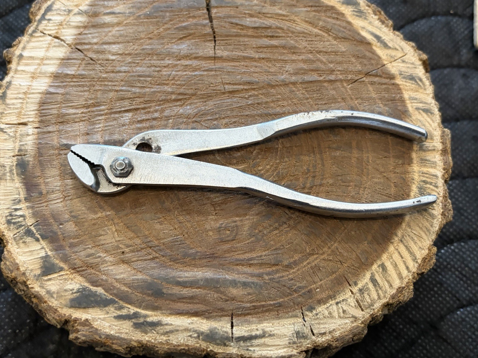 PROTO PROFESSIONAL 4-1/2″ Adjustable Slip-Joint Pliers #235 – USA