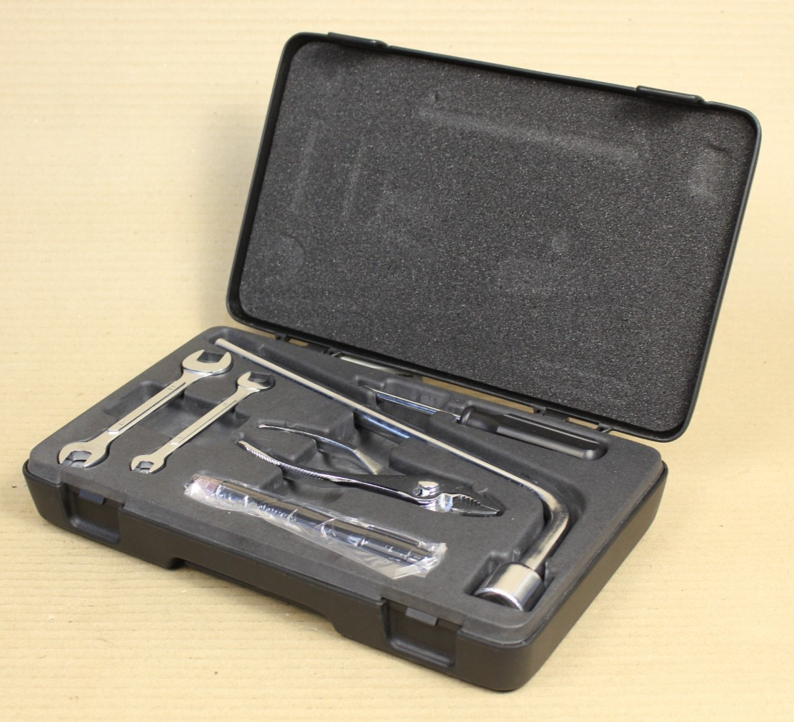 Lexus Ls430, Ls400 Emergency Lug Wrench Toyota OEM Tool Kit