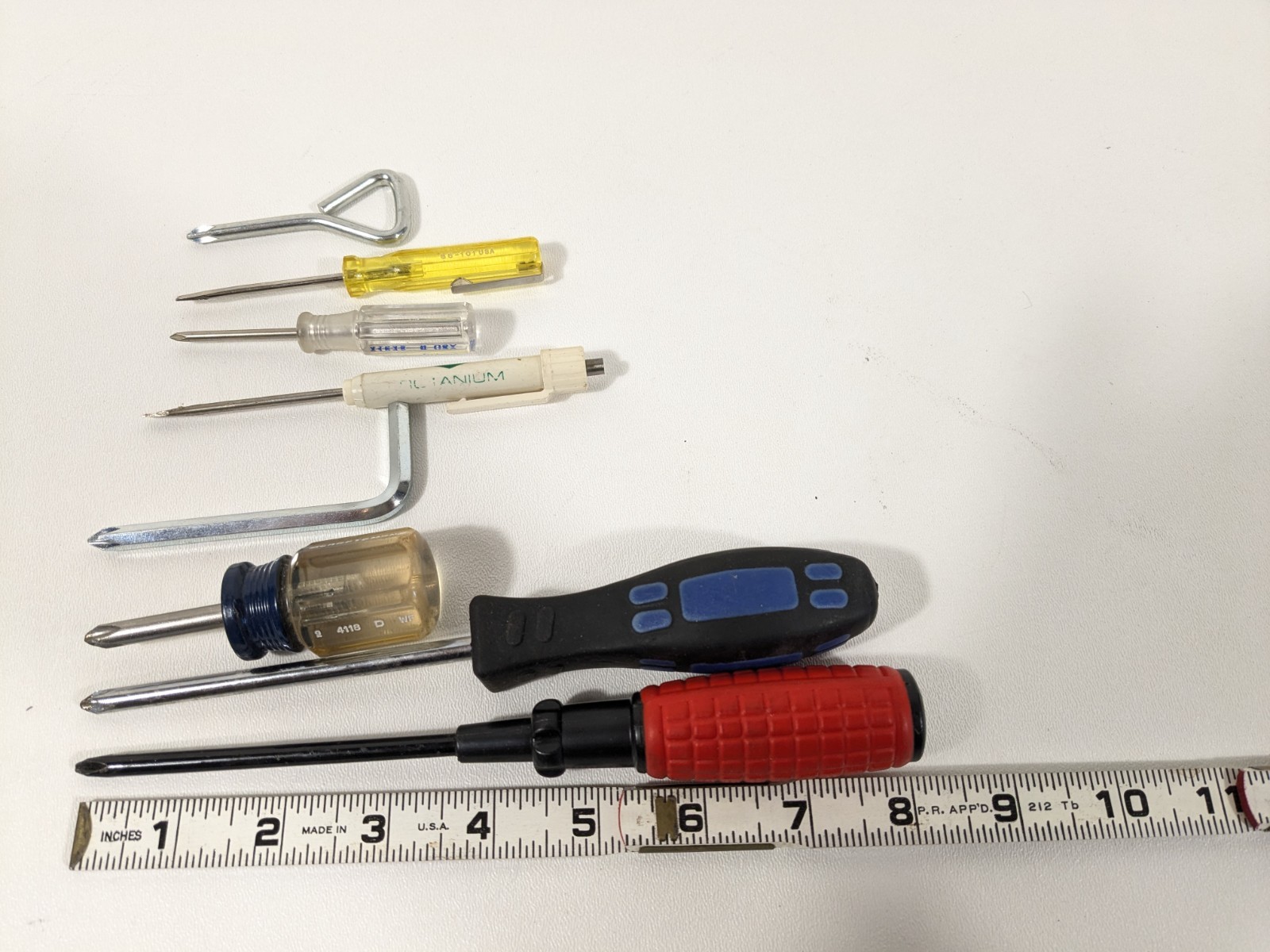 Lot of 8 VTG Mixed Phillips Flat Head Screwdrivers Various Sizes Hardware Tools
