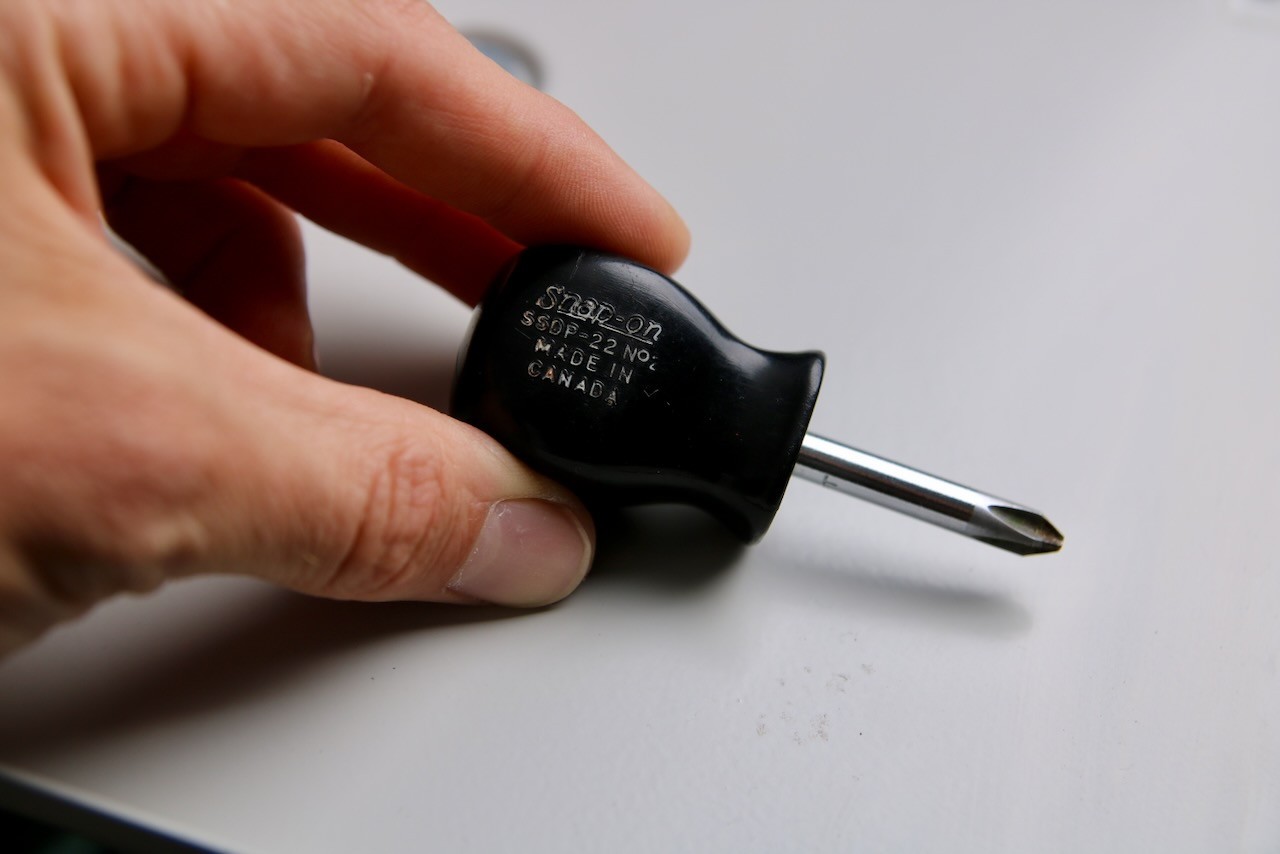 Snap-on SSDP22 No. 2 Stubby Phillips Screwdriver – Black Hard Handle – Canada
