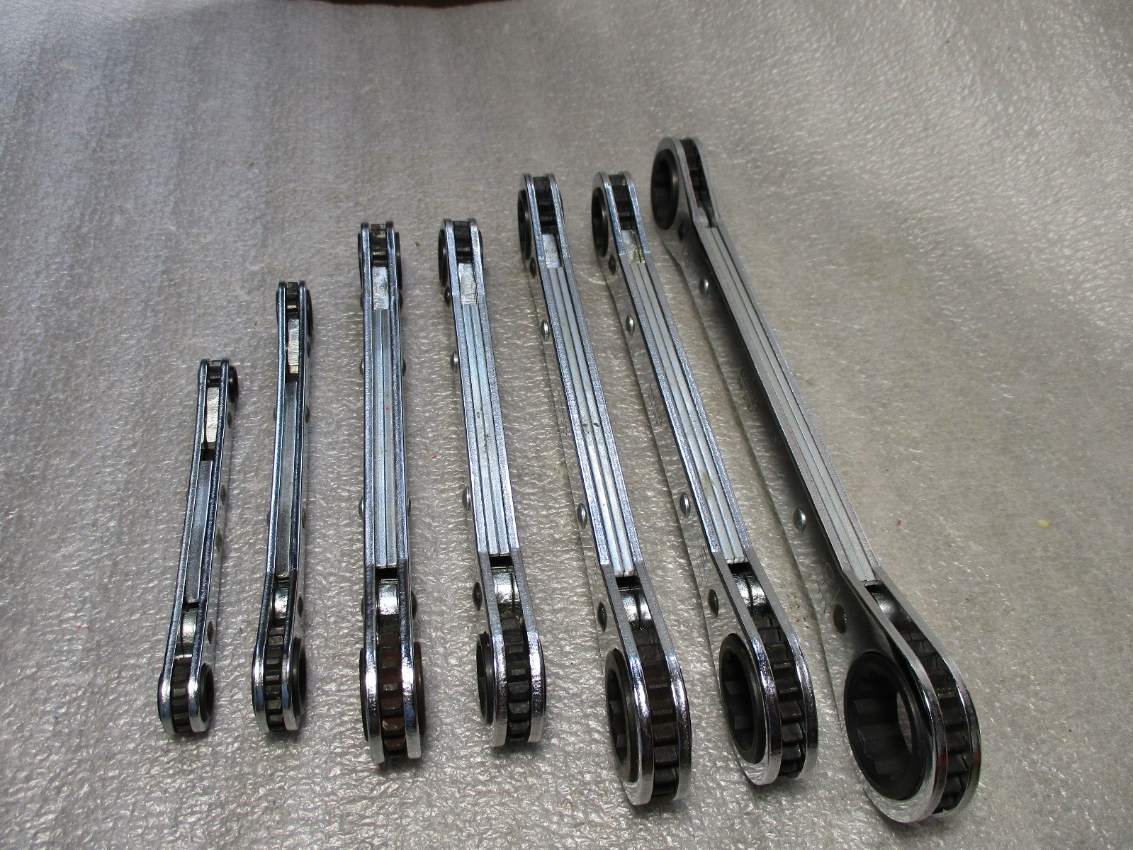 Vintage K-D Tools USA 7-Pc Metric Ratcheting Wrench Set (7mm–20mm) In Red Pouch