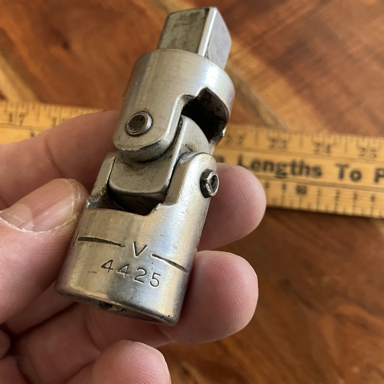 Vintage Craftsman 1/2″ Drive Universal Joint Swivel Extension Socket -V- 4425
