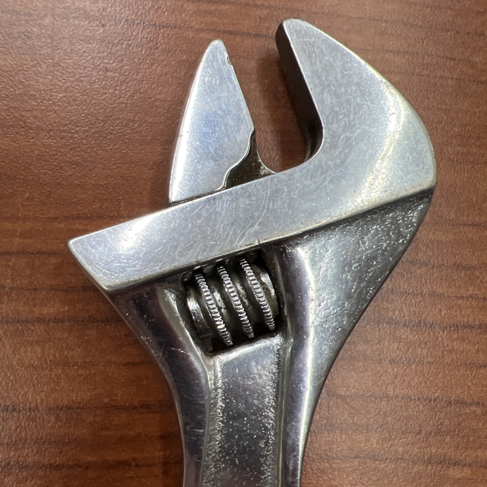 Snap On AD10 – 10″ Long (250mm) Chrome Adjustable Wrench – Free Shipping