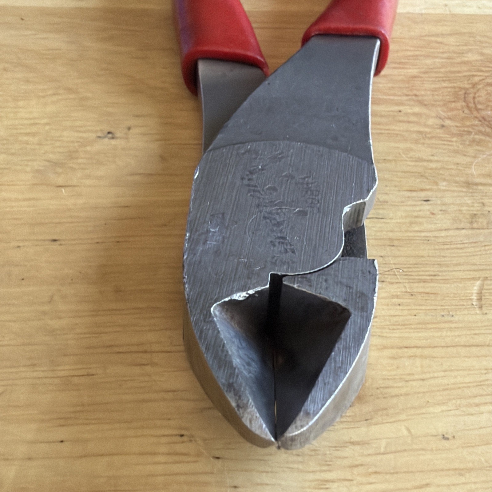 Snap On Tools 8.5″ Long Diagonal Cutters Cutting Pliers Red 388CF Made in USA