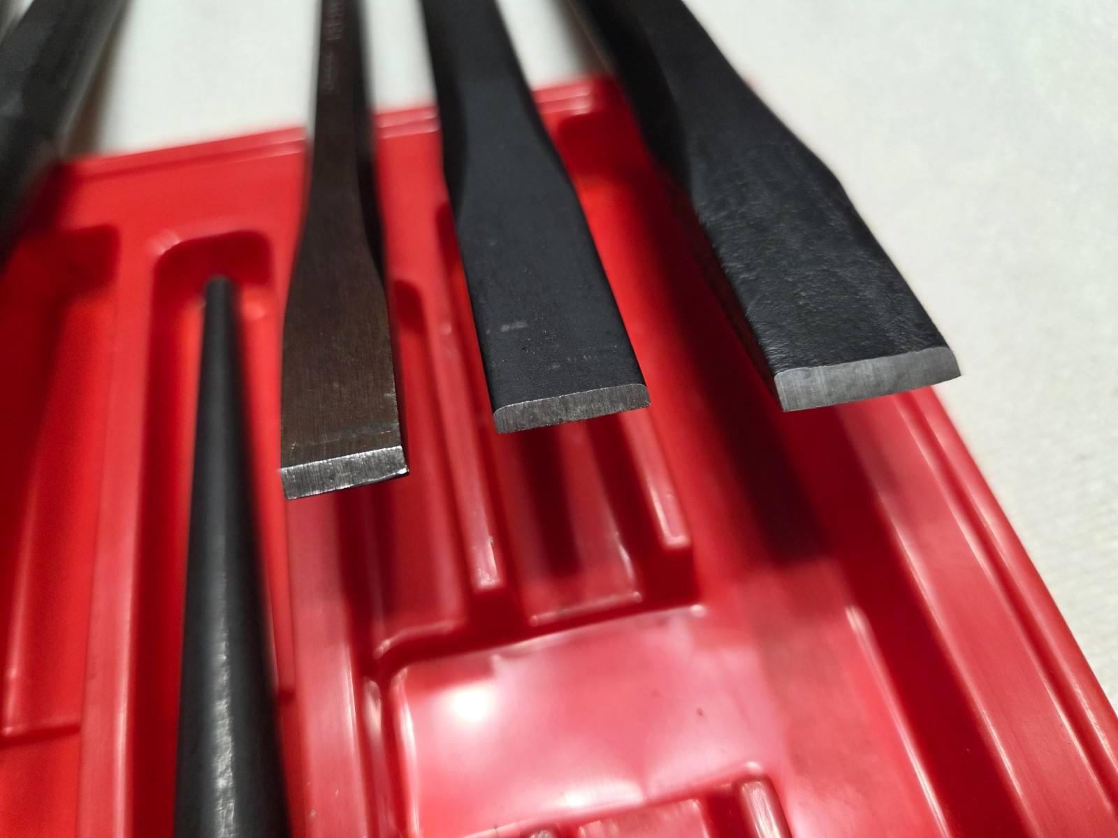 SNAP ON 11 Piece Punch and Chisel Set w/ Plastic Tray. PPC710BK NEW. Missing 1