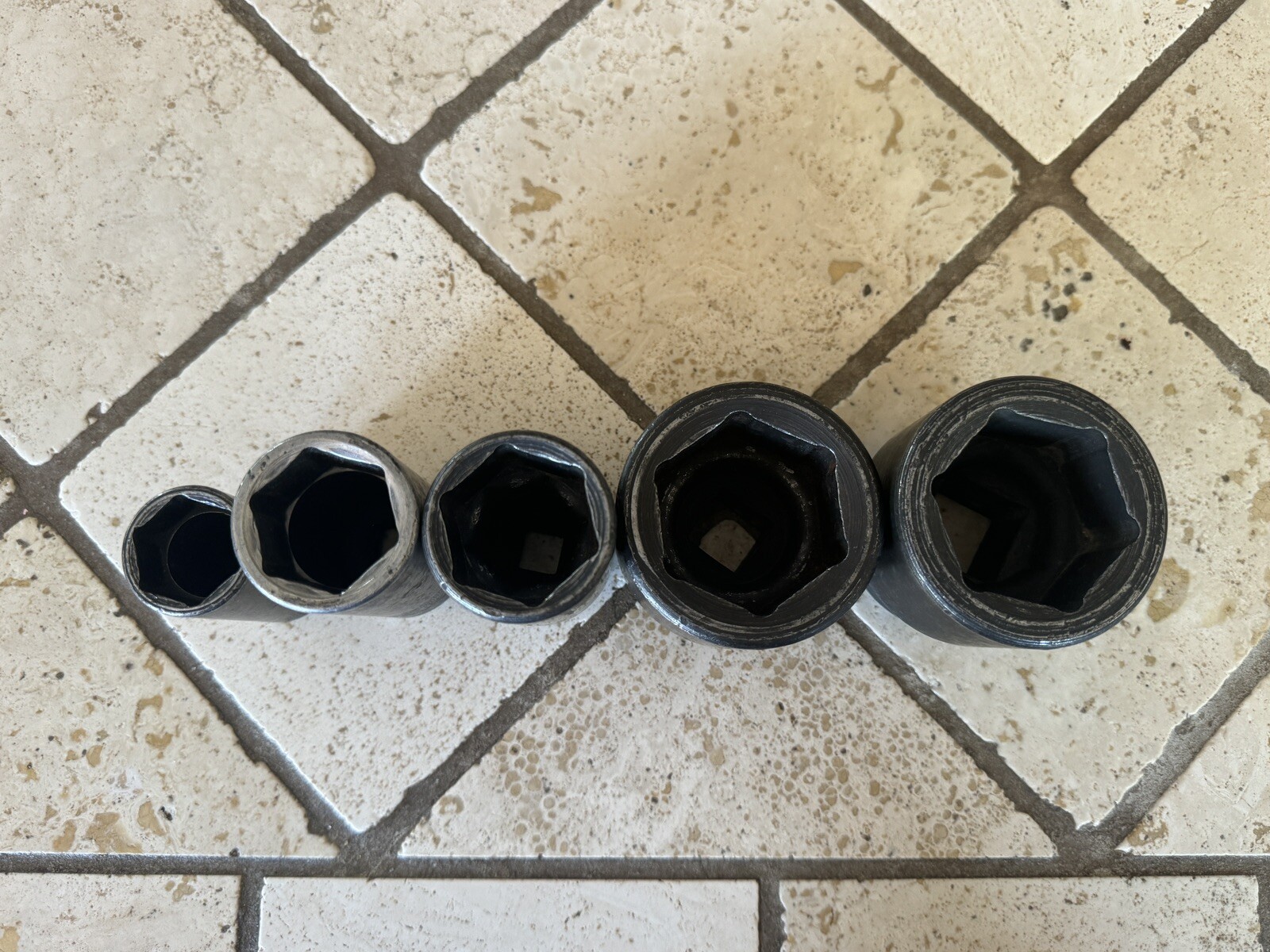 Snap On Set of 5 Large Impact Sockets, Good condition, Priced Well cheap ship