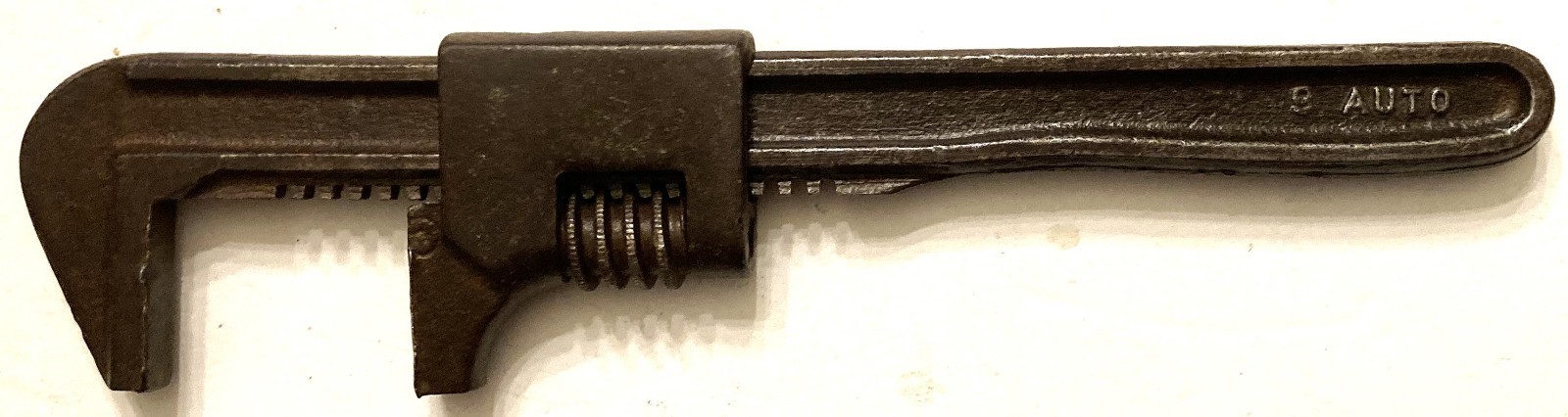 EARLY 1900’s 9-in. MONKEY WRENCH MARKED ‘AUTO’ – MADE BY THE AUTO WRENCH CO.