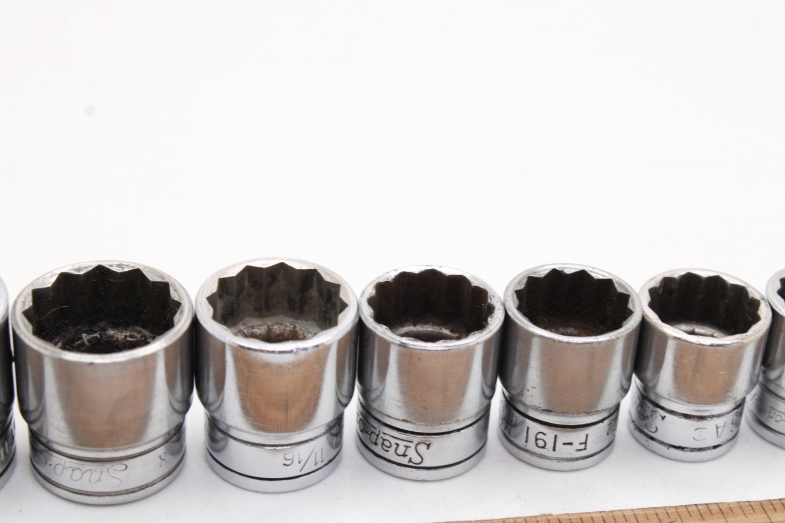 Snap-on F081 – F281 1/4-7/8″ 3/8″ Drive 12 Point 12 Piece SAE Chrome Set USA