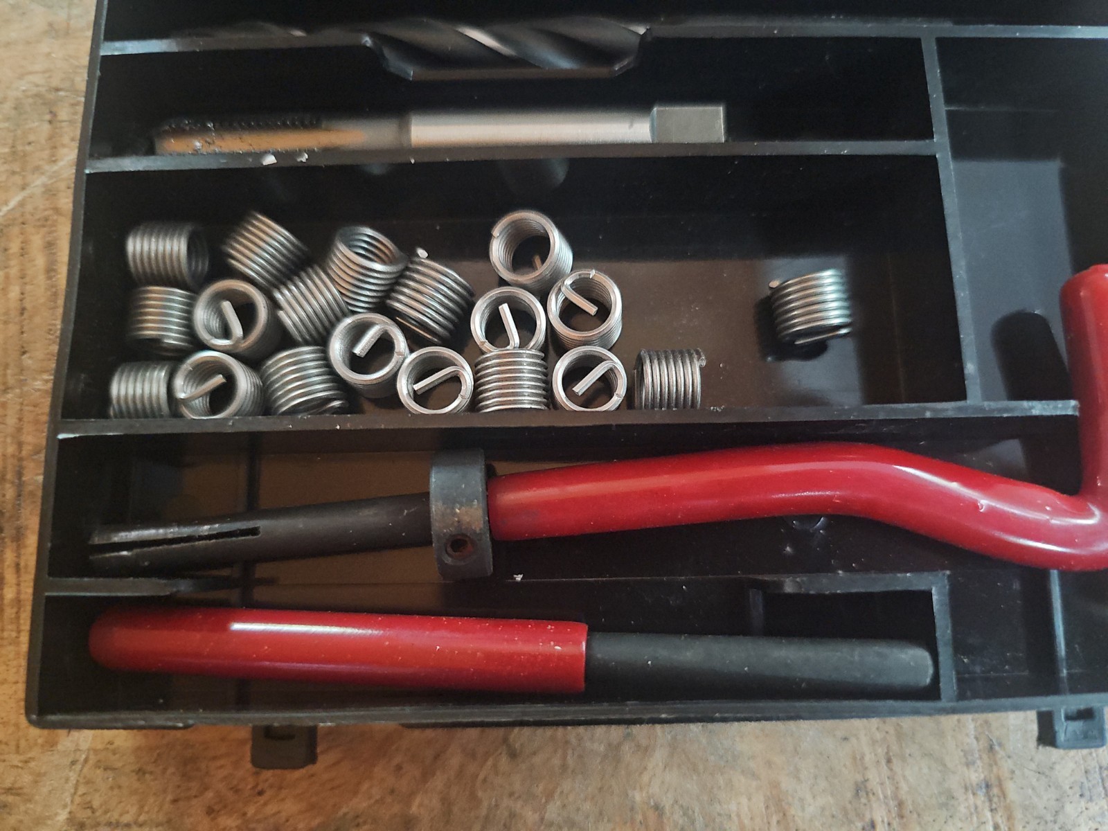 Helicoil type Grip Coil Metric 8mm X 1.25 Thread Repair Kit w/ 19 inserts