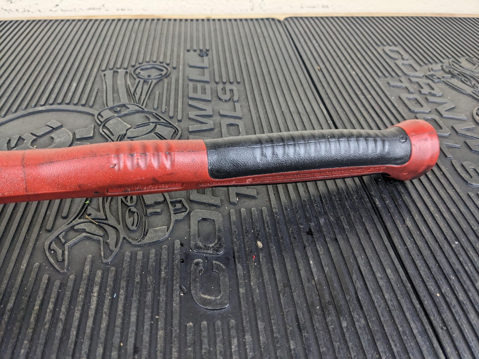 #ba689 Snap On HBBD24, Soft Grip 24 Oz Ball Peen Dead Blow Hammer Red