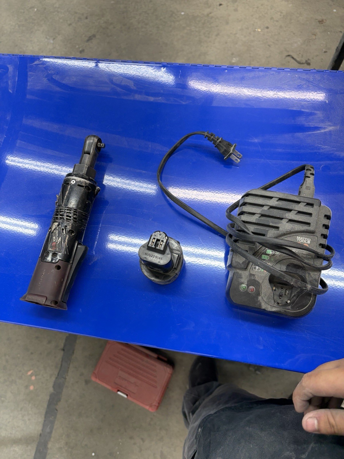 Matco electric 1/4 Brushless Ratchet Used with One Battery and Charger