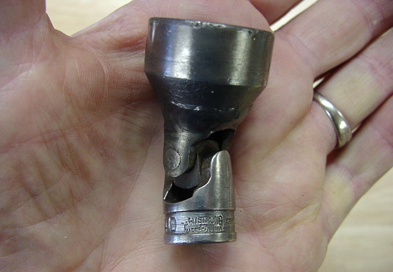 Vntg Armstrong Armalloy F-140 Universal Wobbler Socket,3/8″ Dr. X 1-1/16″,VGC
