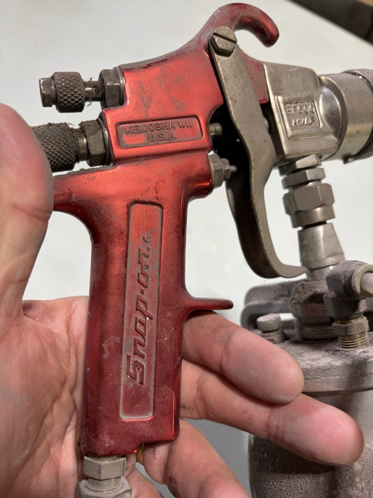 Snap On Tools USA BF600 Red HVLP Paint Spray Gun w/gauge & BF601 Cup *untested*