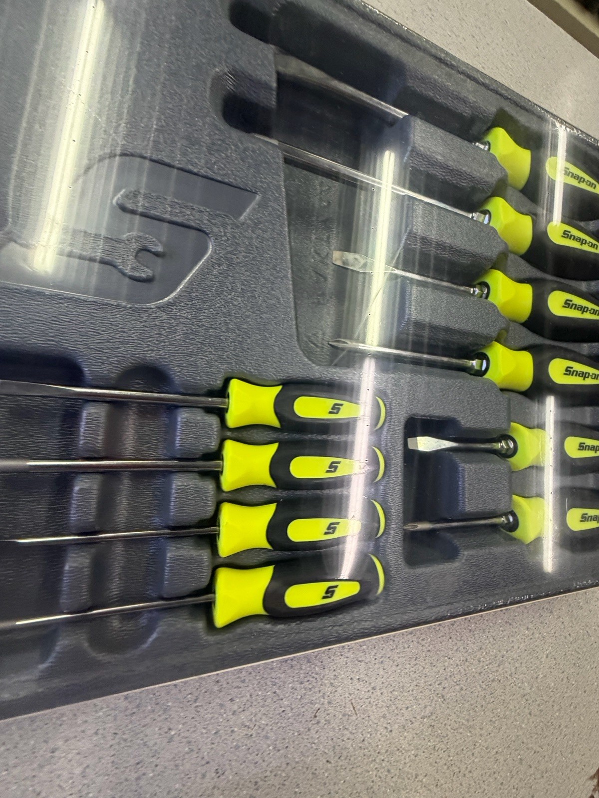 Snap-on Tools USA NEW 10pc HIVIZ Soft Grip Phillips & Flat Head Screwdriver Sets