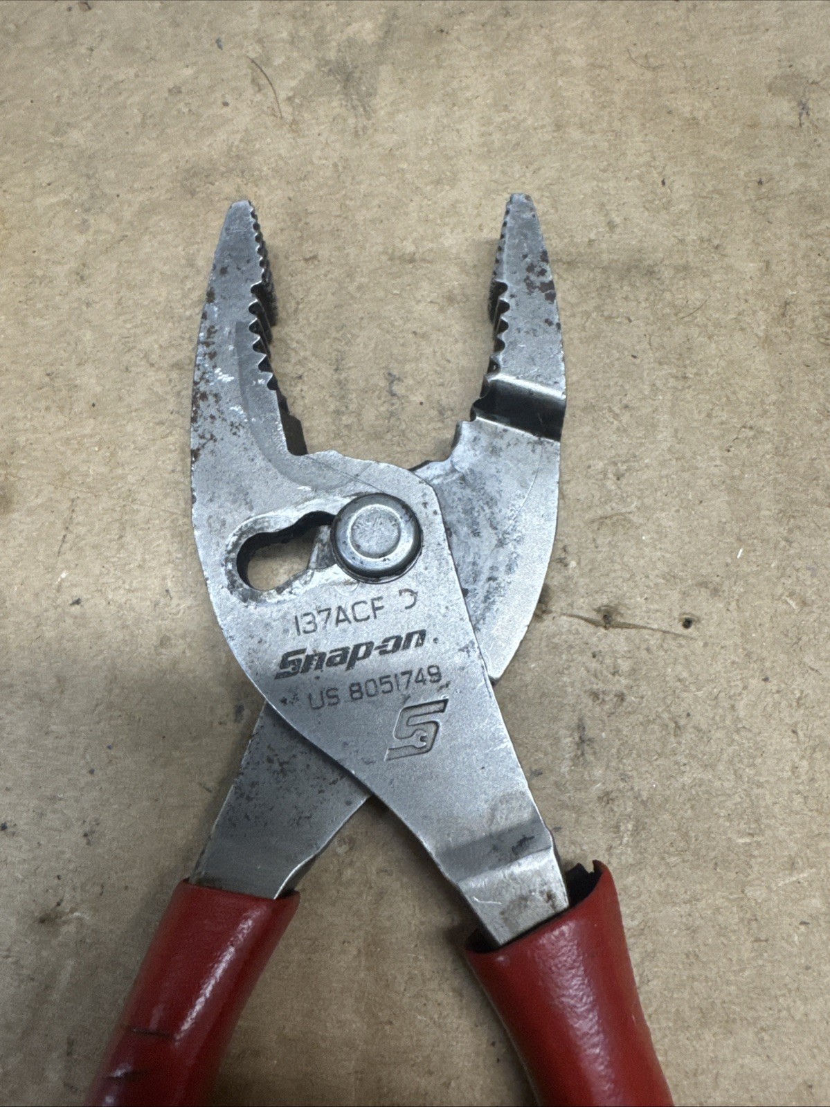SNAP ON TOOLS USA 137ACF RED 8″ Soft Grip Combo Slip Joint Pliers w/ Cutter
