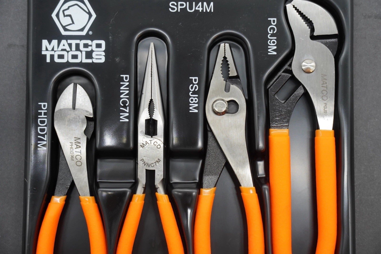 Matco Tools Pliers Universal Set 4-Pieces SPU4M ( Orange ) & Plier Rack PRACKBLK