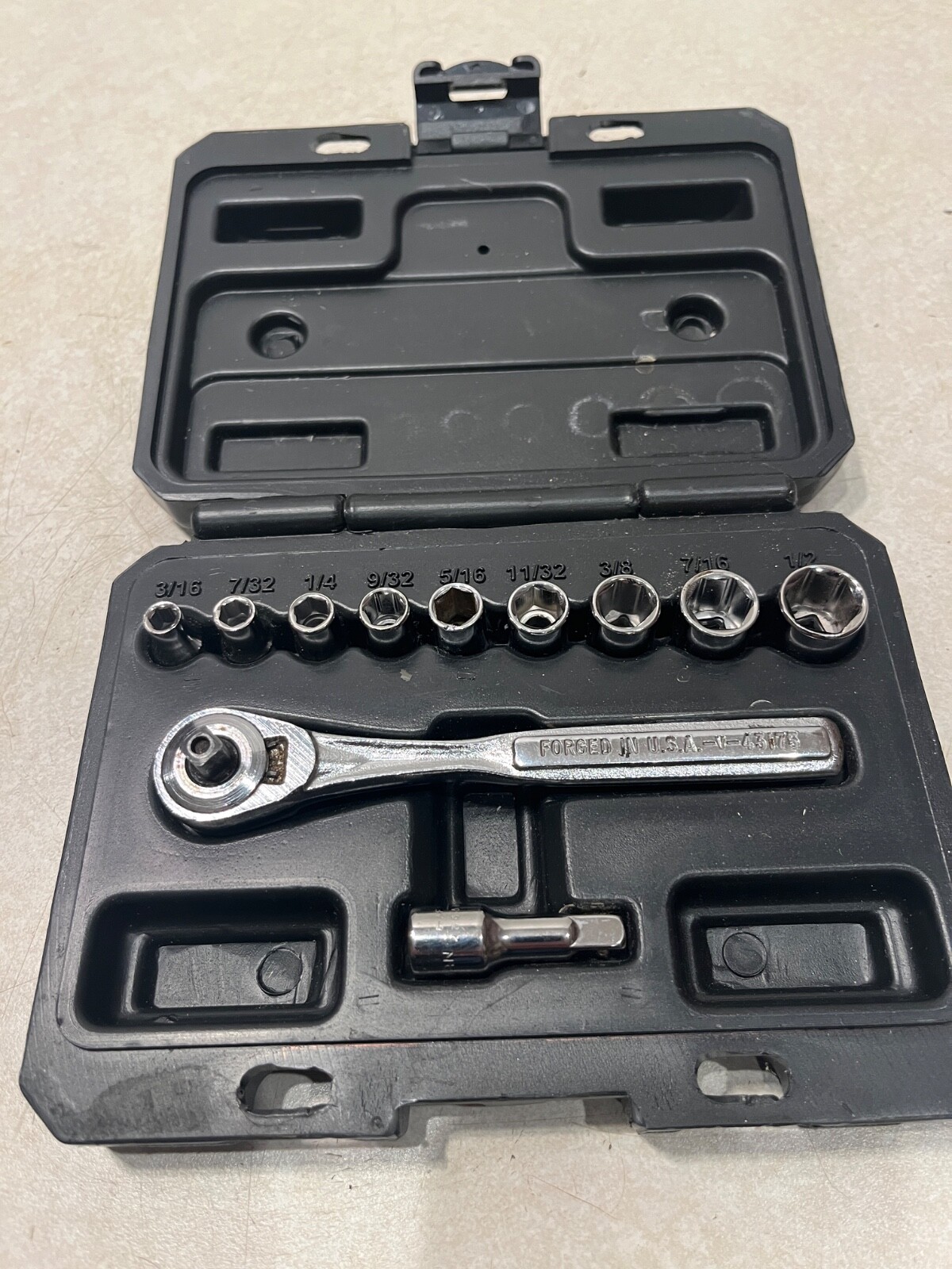 Craftsman 9-34860 SAE 11 Pc 1/4” Drive Socket & Ratchet Wrench Set
