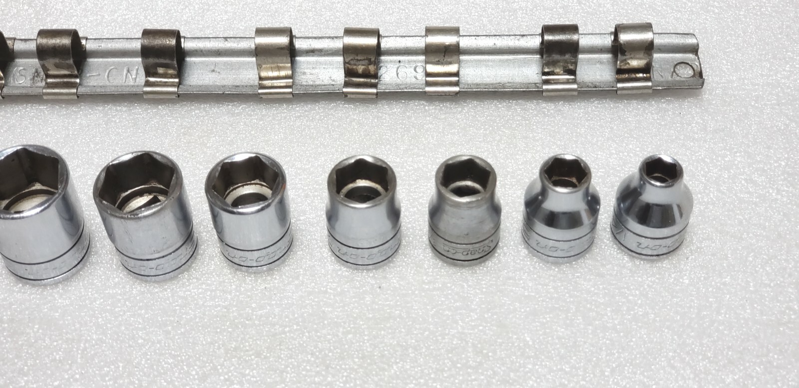 Snap-on Tools 3/8″ Drive 6pt SAE 10pc 1/4″ – 13/16″ Socket Set 211FSY USA