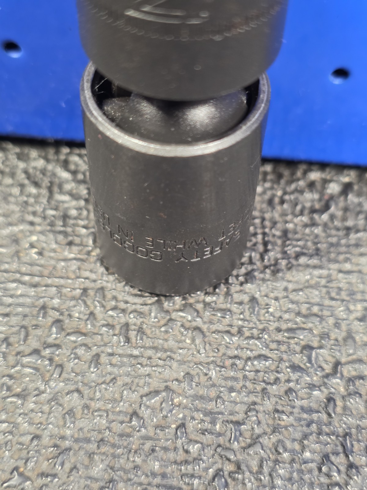 Snap-on Tools IPFM17C 17mm LIGHT USE 3/8″ Drive 6-Point Impact Swivel Socket