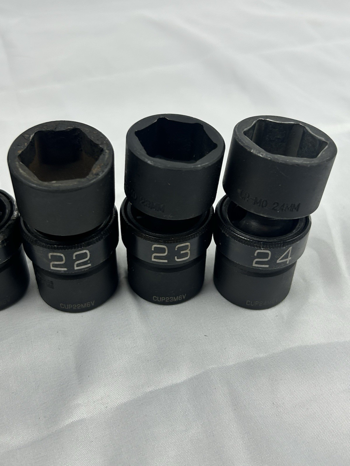 Matco Tools SCUPM136V 13-Piece 1/2″ Metric 6pt ADV Impact Swivel Socket Set