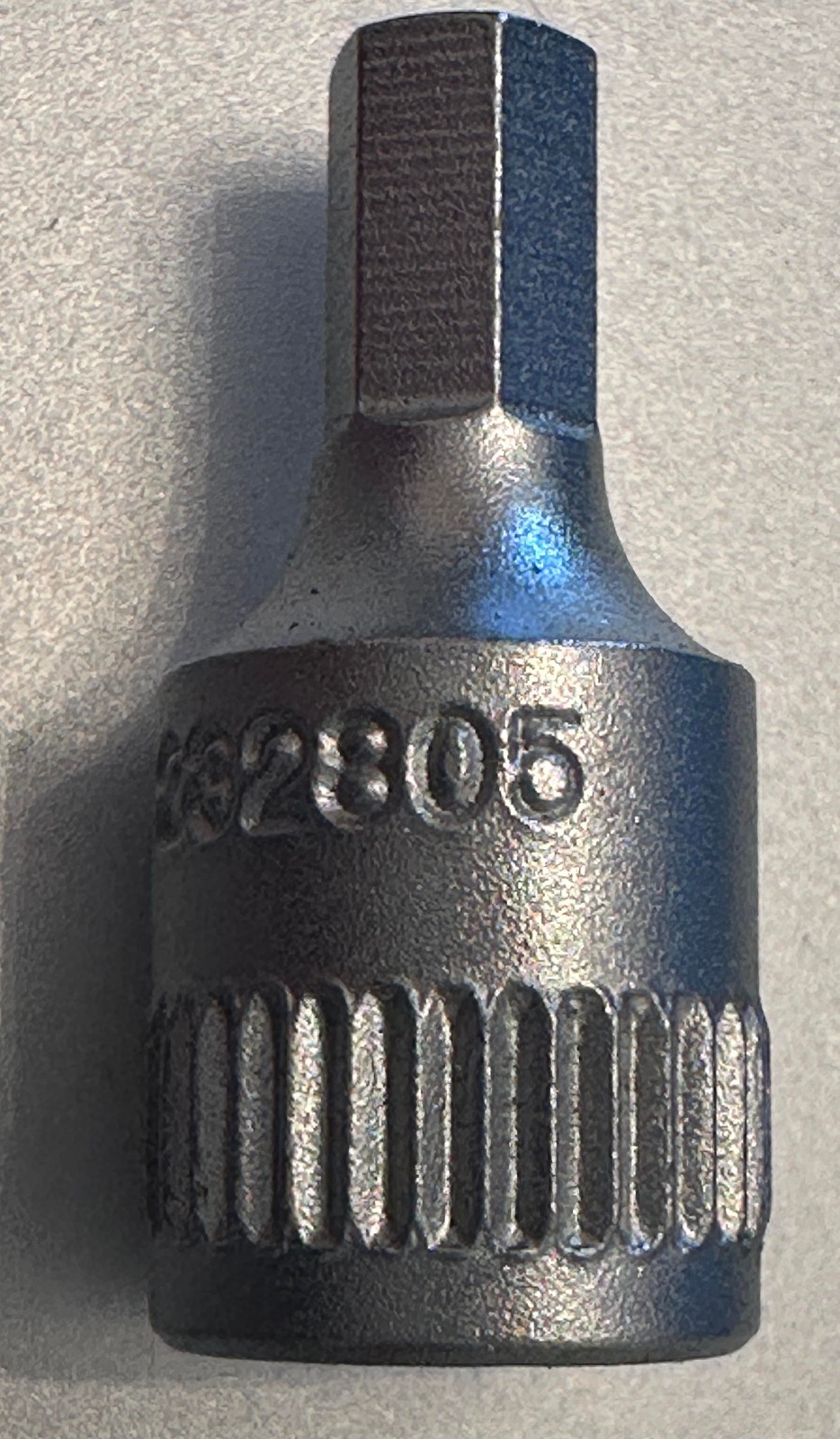 5mm hex (2) – 1/4inch socket GENIUS TOOLS 232805 – New