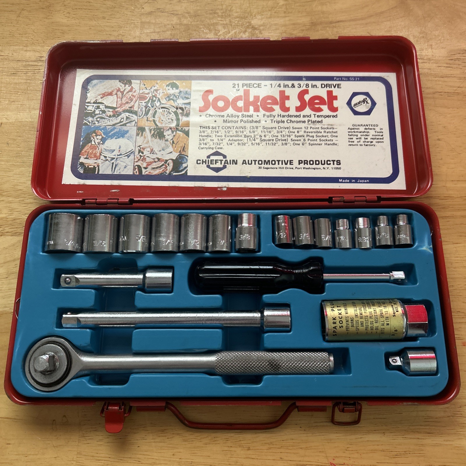 21 piece Socket Set with carrying case Chieftain Automotive Products Japan BNIB