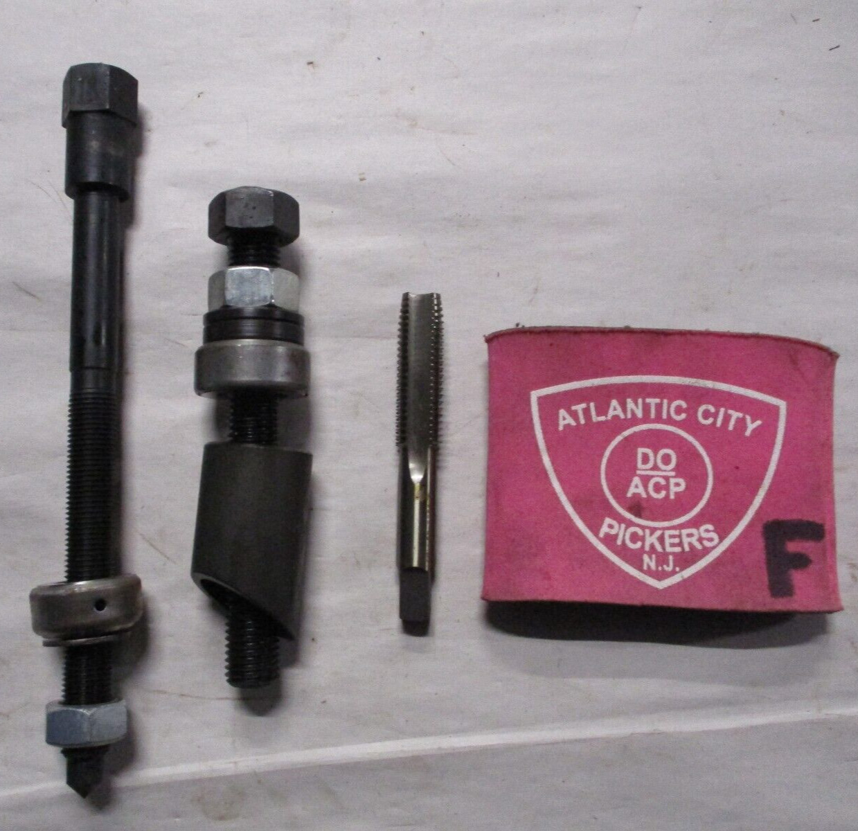 MILLER TOOL 9050 SLEEVE REMOVER / INSTALLER & FORCING SCREW SET