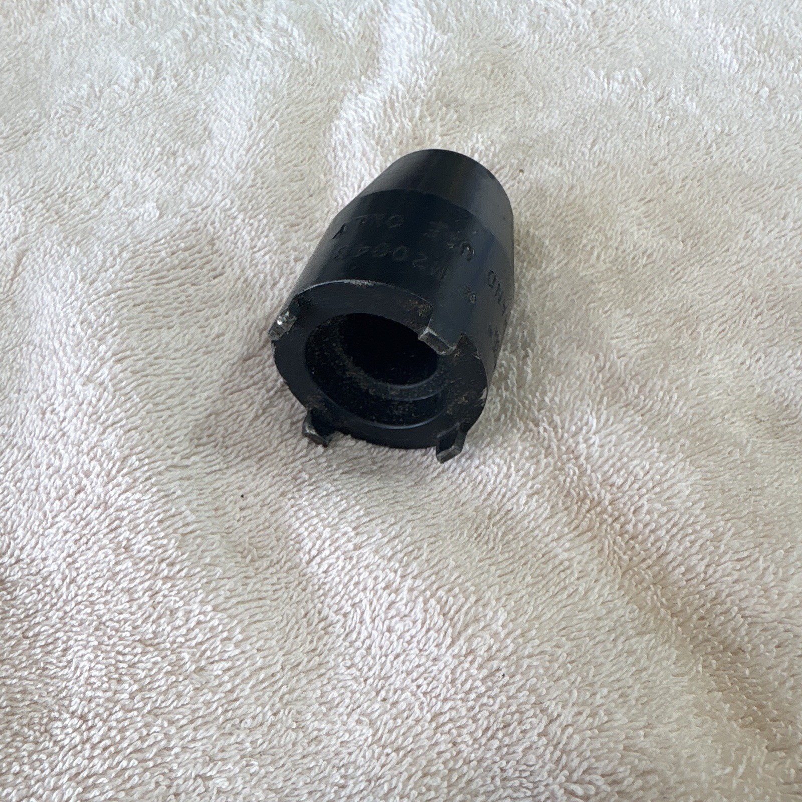 Used slot nut special tool for older Mercedes 186589110700 AST brand part M20048