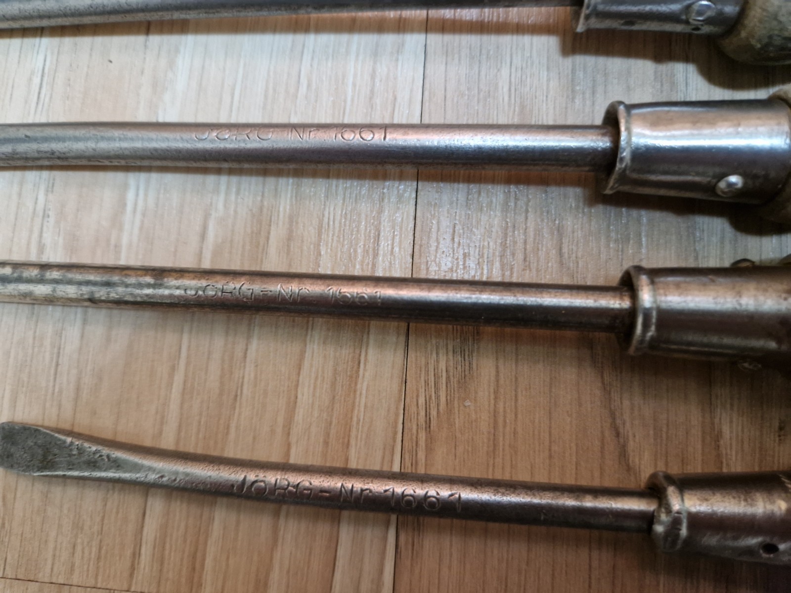 Jörg 1660 ; 1661 set of Flat wooden screwdrivers vintage