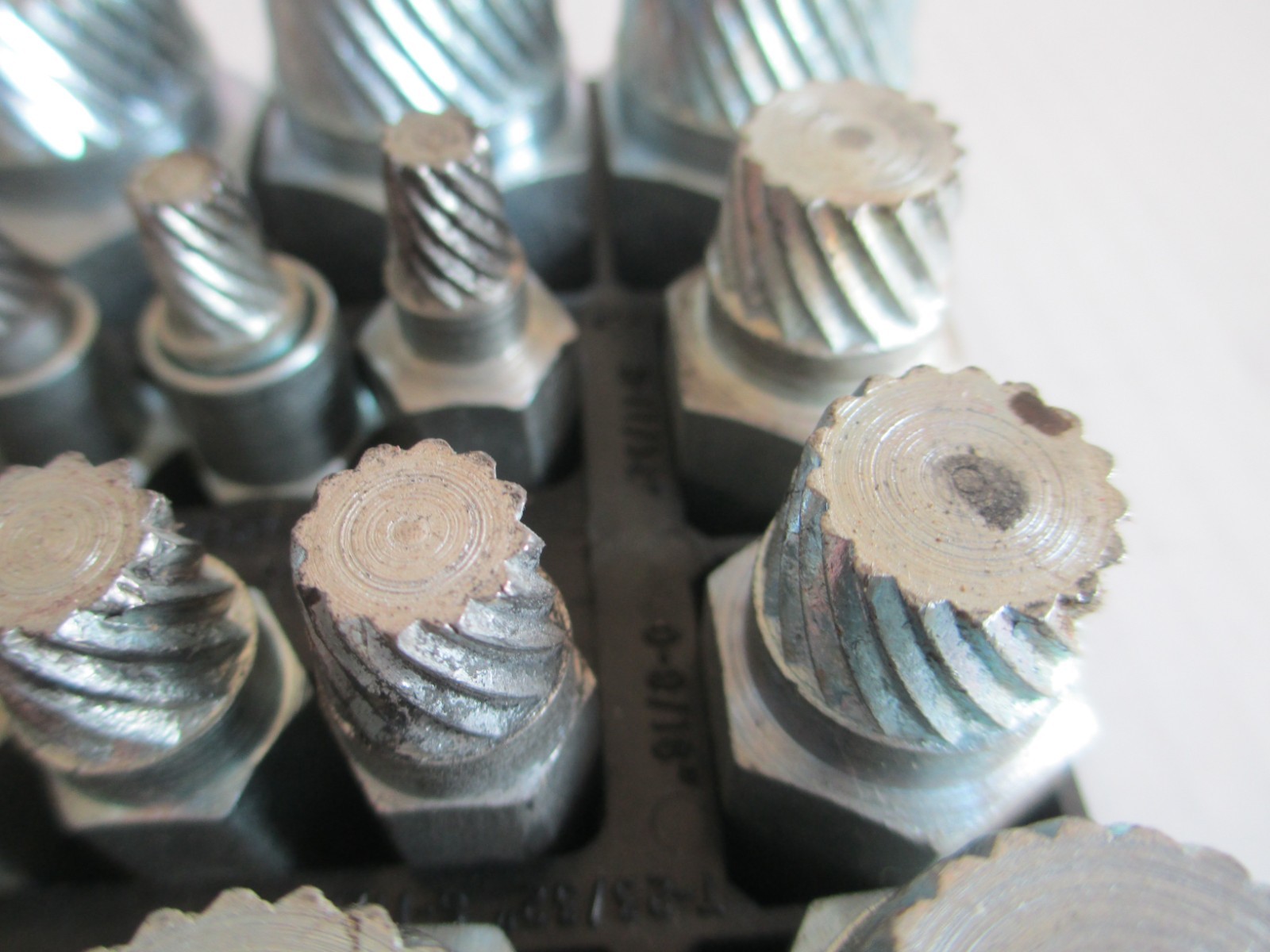 Nice Blue-point REX-25 25 Piece Spline Bolt Stud Extractors 1/8 to 7/8″ A18