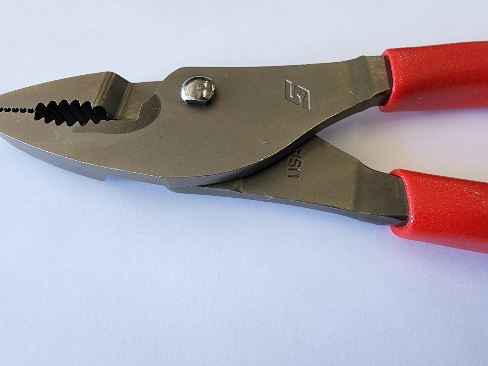 Snap-on Tools USA NEW RED 8″ Soft Grip Combo Slip-Joint Pliers w/ Cutter 137ACF