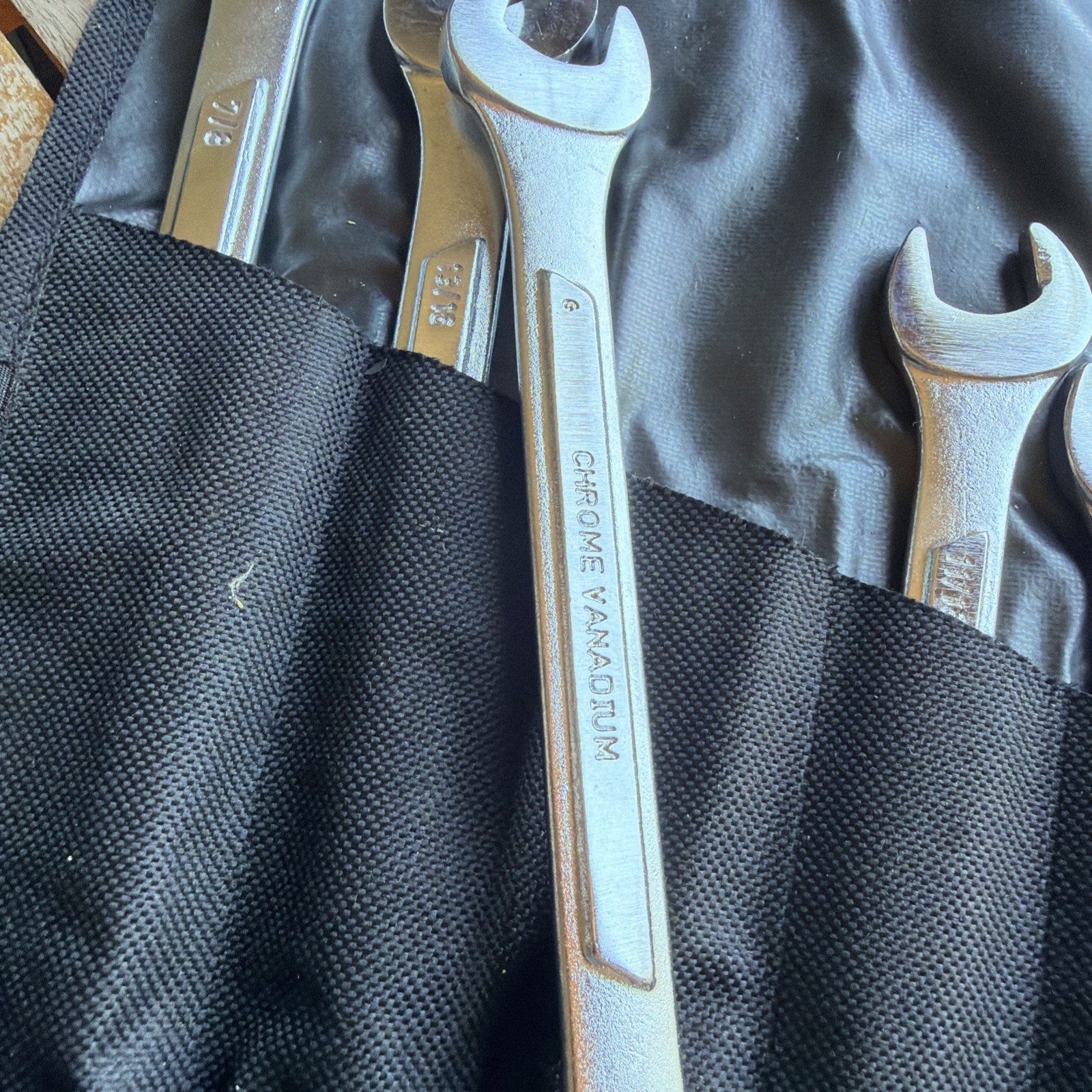 22-Piece Standard/Metric Combination Wrench Set. NOS