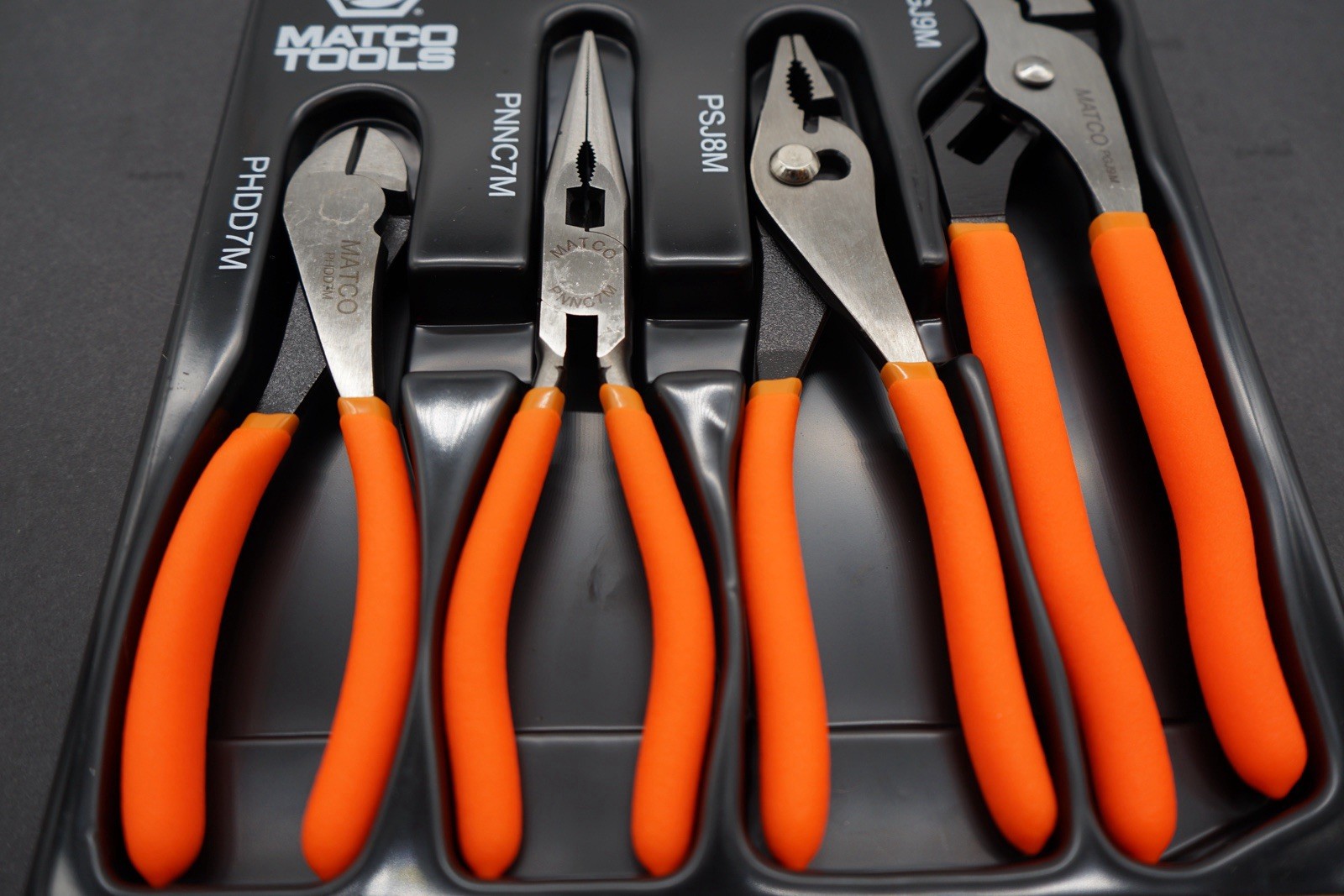 Matco Tools Pliers Universal Set 4-Pieces SPU4M ( Orange ) & Plier Rack PRACKBLK