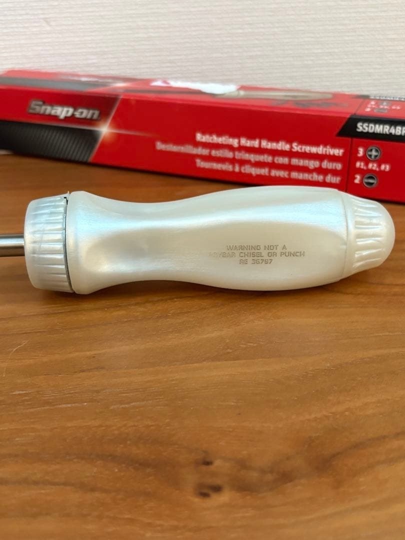 Snap-on SSDMR4BPW PEARL WHITE Hard Grip Ratcheting Screwdriver [Unused]
