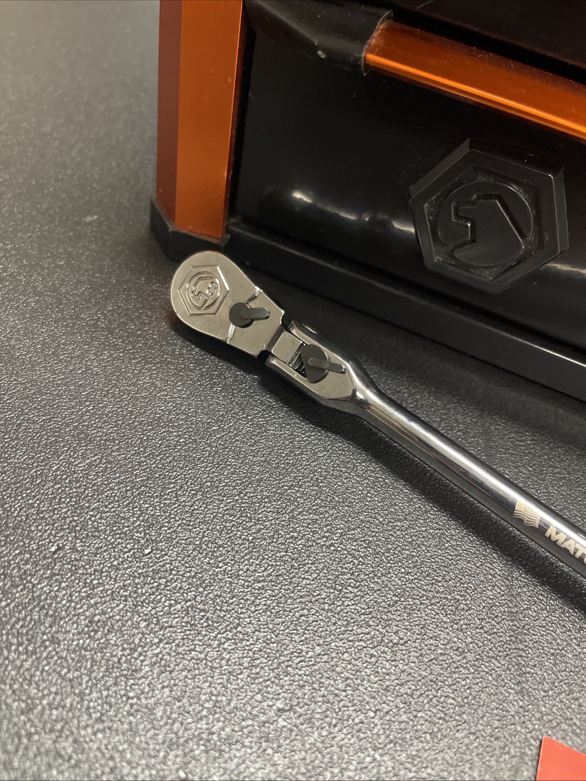NEW! Matco 1/4″ DRIVE 13-3/4″ 88 TOOTH FLEX RATCHET ERGO HANDLE GRAY AFR128LFSG