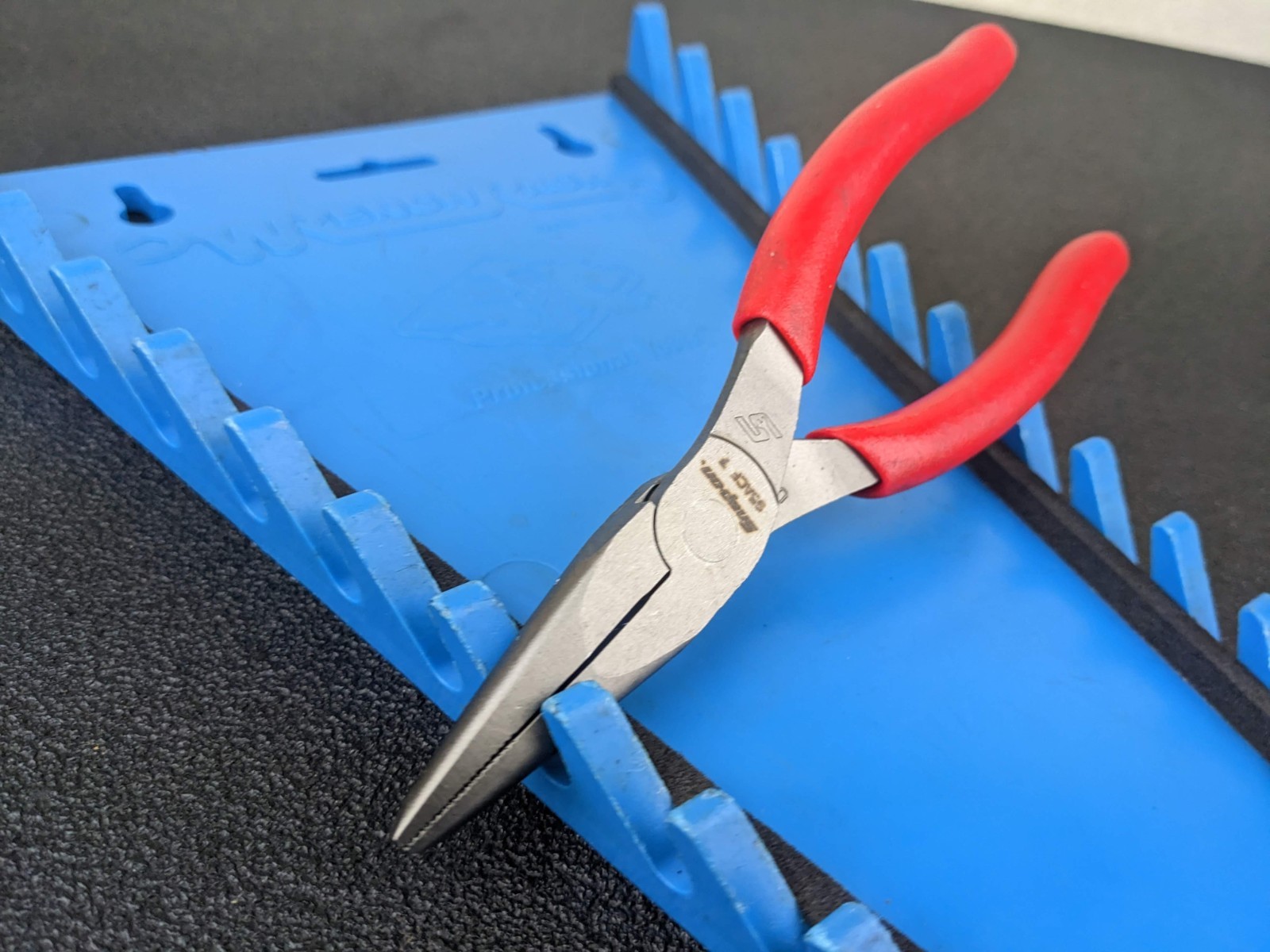 #bn571 Snap-on Tools USA NEW RED 6″ Soft Grip Needle Nose Pliers 95ACF