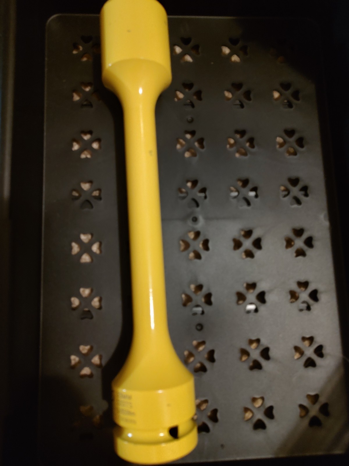 NEW Sunex Tools 533TS 1 inch Drive 33mm 475 Ft/Lbs Torque Truck Socket Yellow