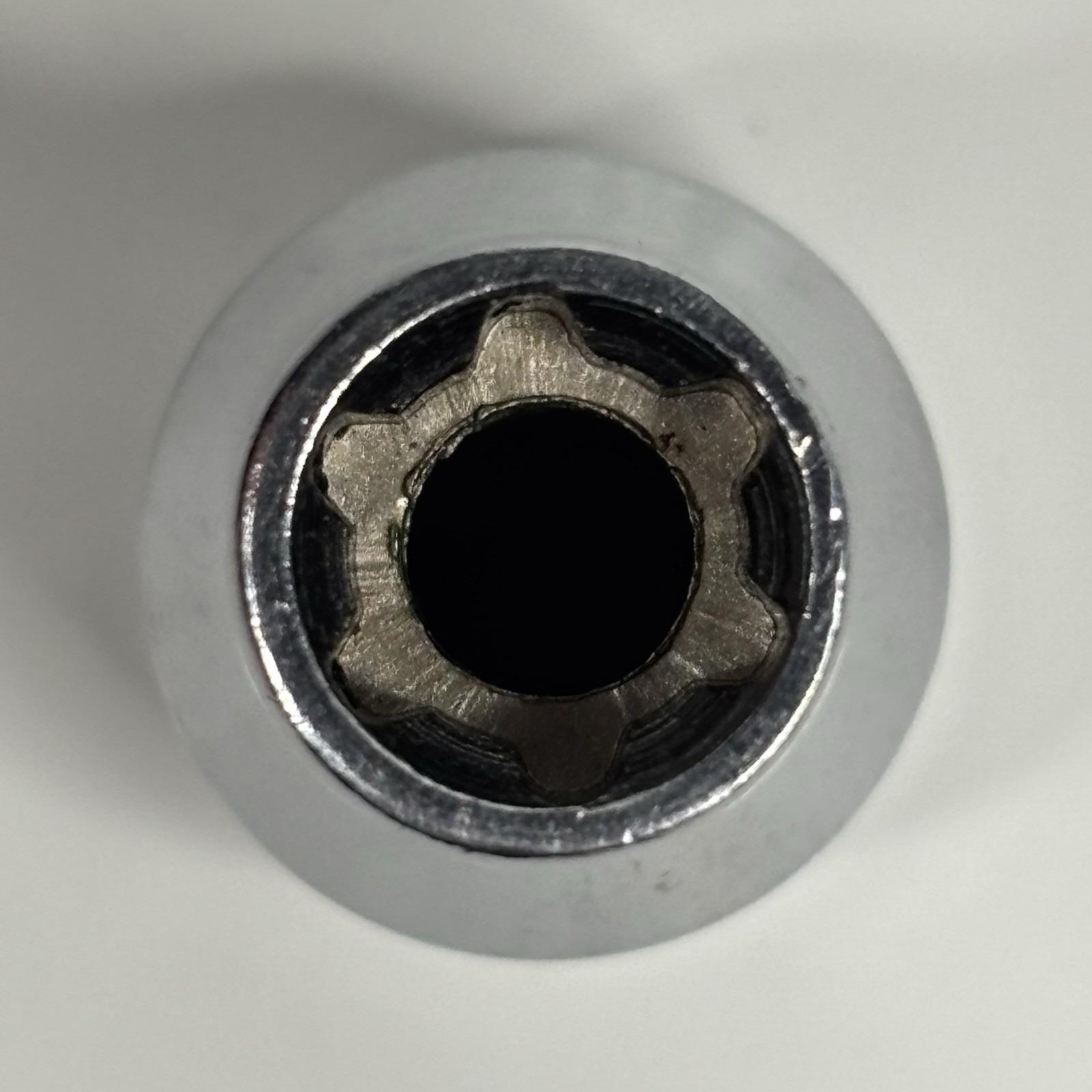 Snap On Tools FLE100 3/8 Drive Torx E10 Chrome Shallow Socket USA VTG 1987