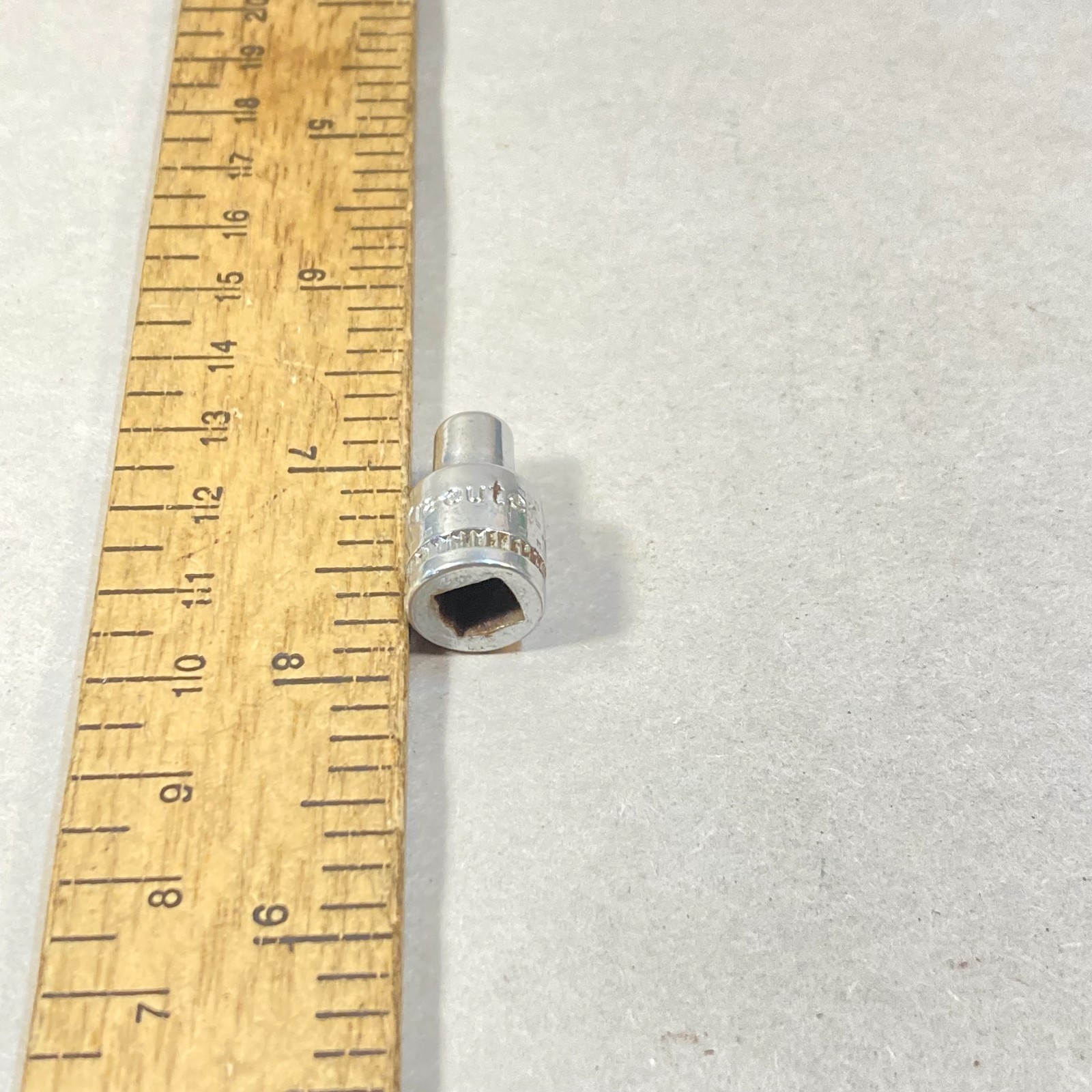 Kraeuter 3/16″ Socket 1/4″ Drive 6 Point SAE #31106 USA