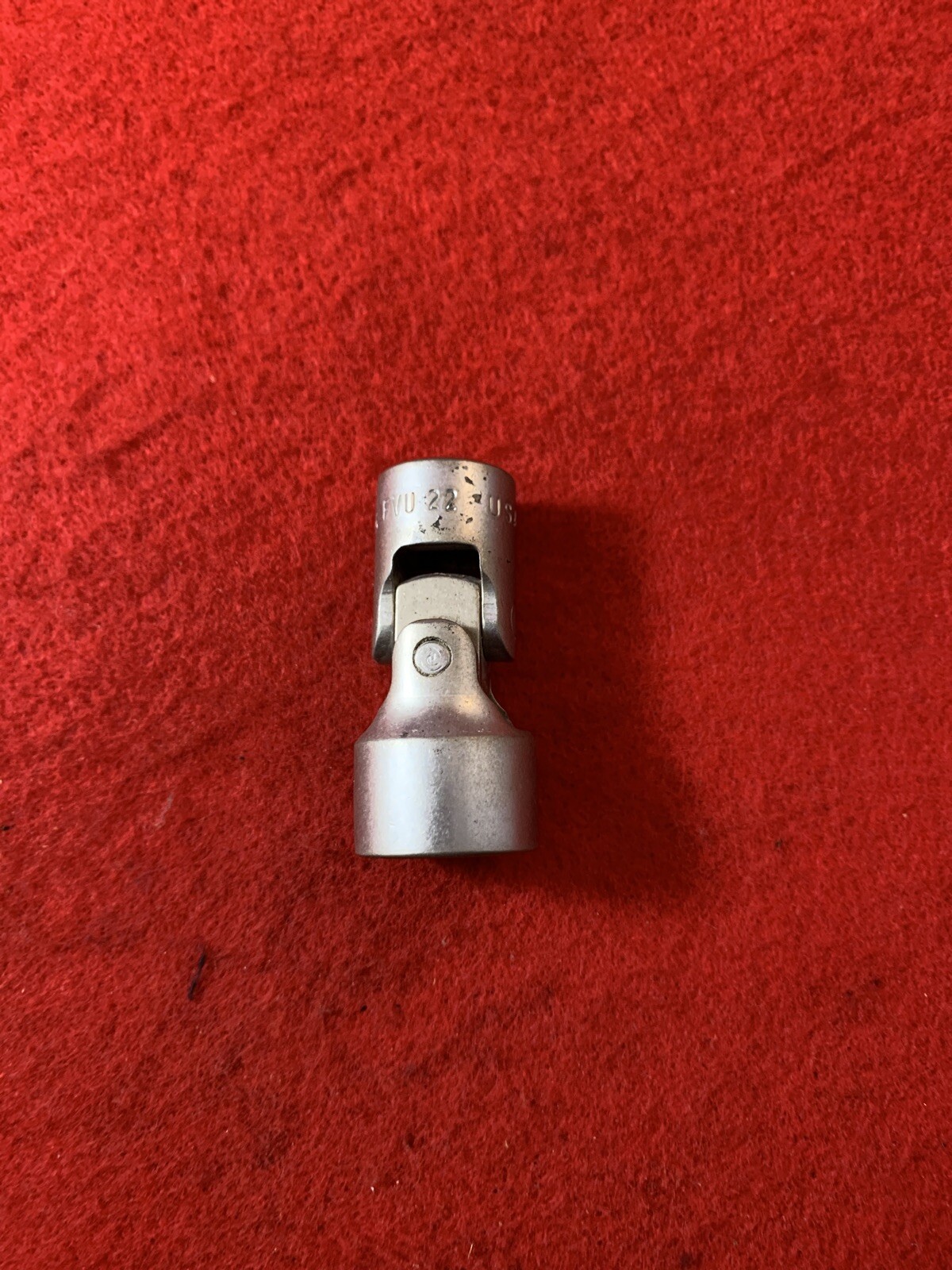 Snap On FVU22 Universal 11/16″ SAE 12 Point Swivel Socket (F8)